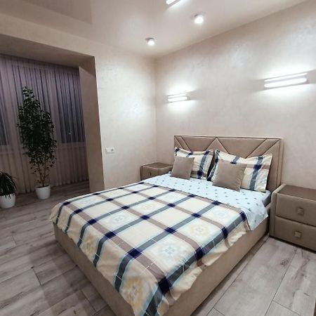 2К Шикарний Люкс! Apartment Khmelʼnytsʼkyy Екстериор снимка