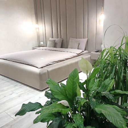 2К Шикарний Люкс! Apartment Khmelʼnytsʼkyy Екстериор снимка