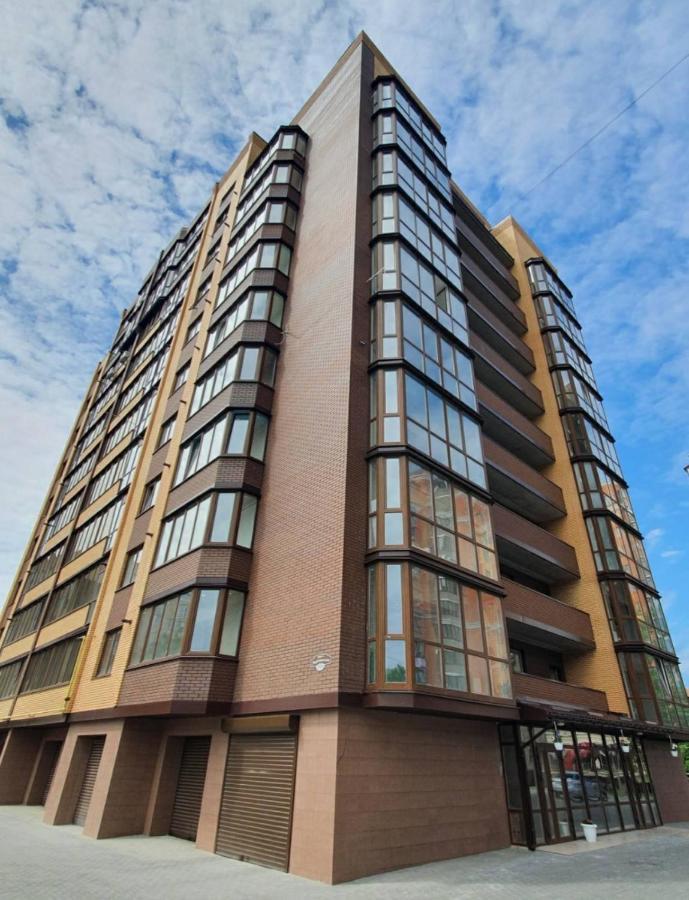 2К Шикарний Люкс! Apartment Khmelʼnytsʼkyy Екстериор снимка
