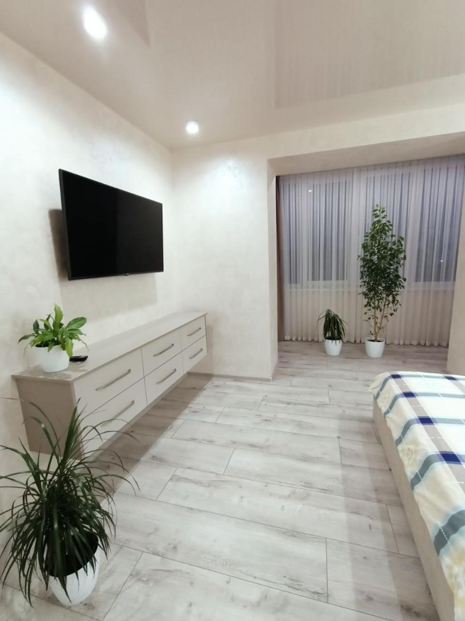 2К Шикарний Люкс! Apartment Khmelʼnytsʼkyy Екстериор снимка